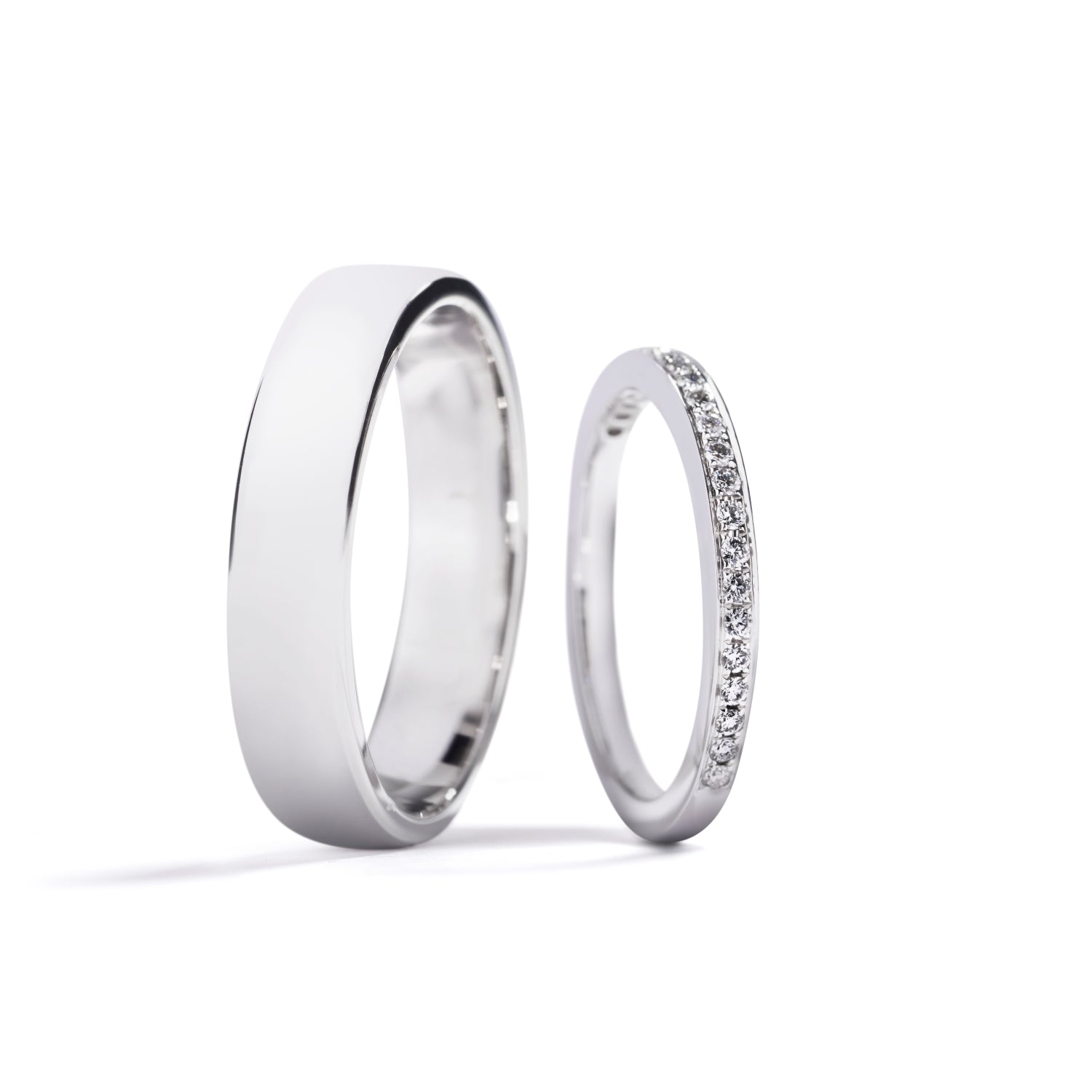 Klassiske vielsesringe med 0,16 ct. brillanter