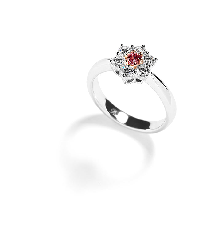 Roset diamantring med 0,08 ct. Argyle Pink diamant