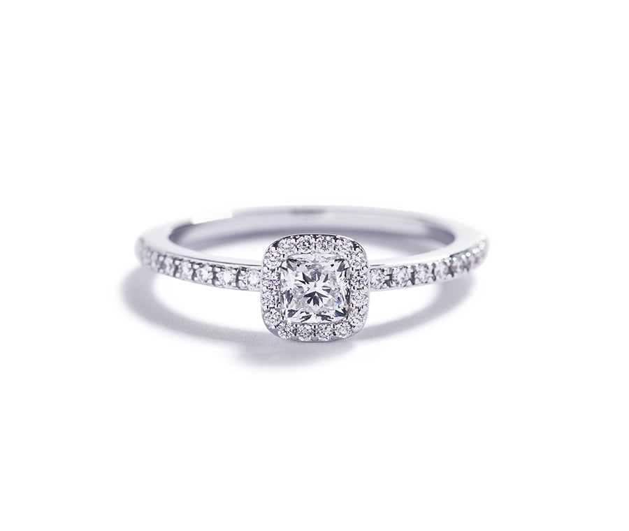 Rosetring med 0,30 ct. cushion-cut diamant og 0,18 ct. brillanter