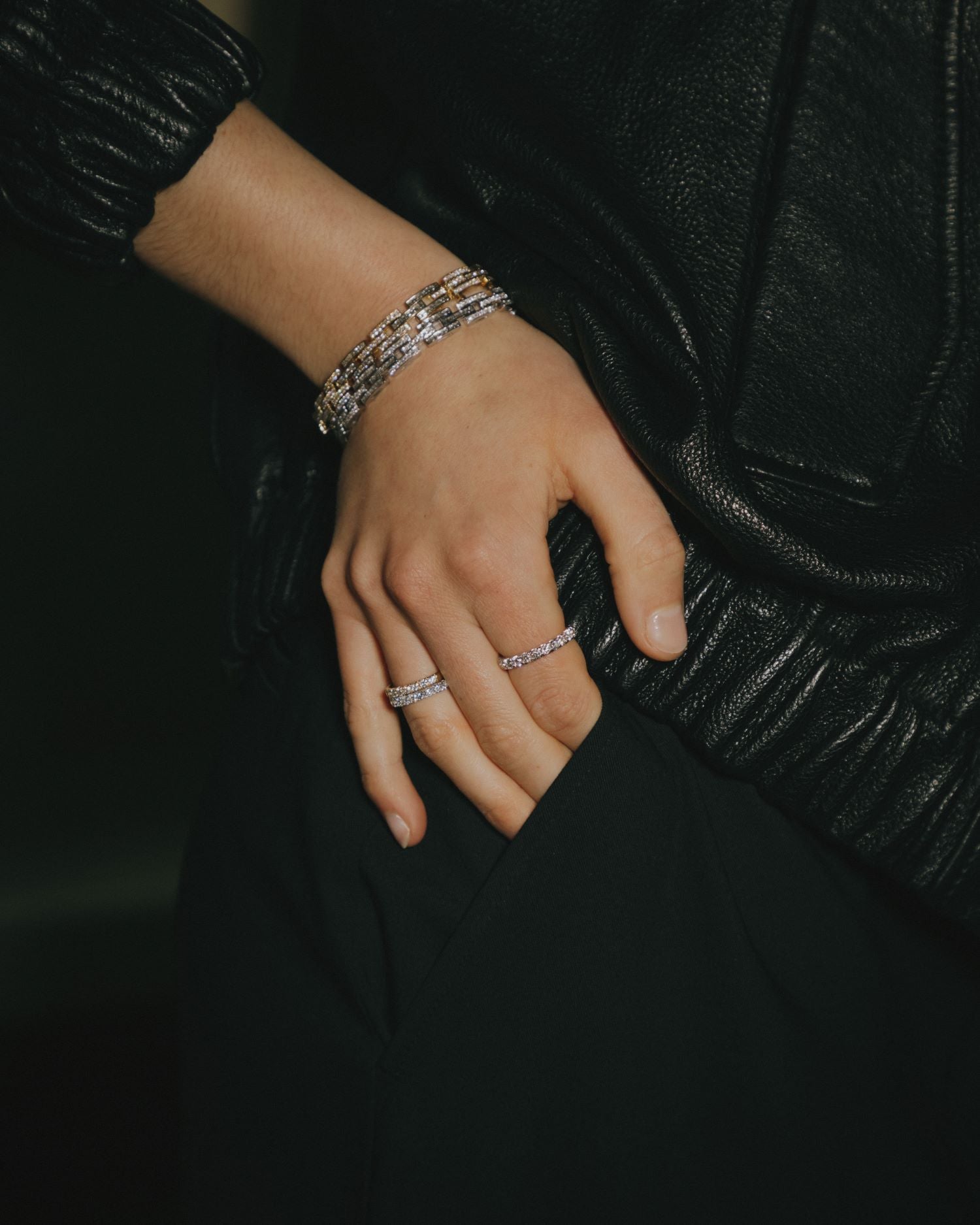 Diamantarmbånd med 1,74 ct. baguette diamanter samt 1,71 ct. brillanter