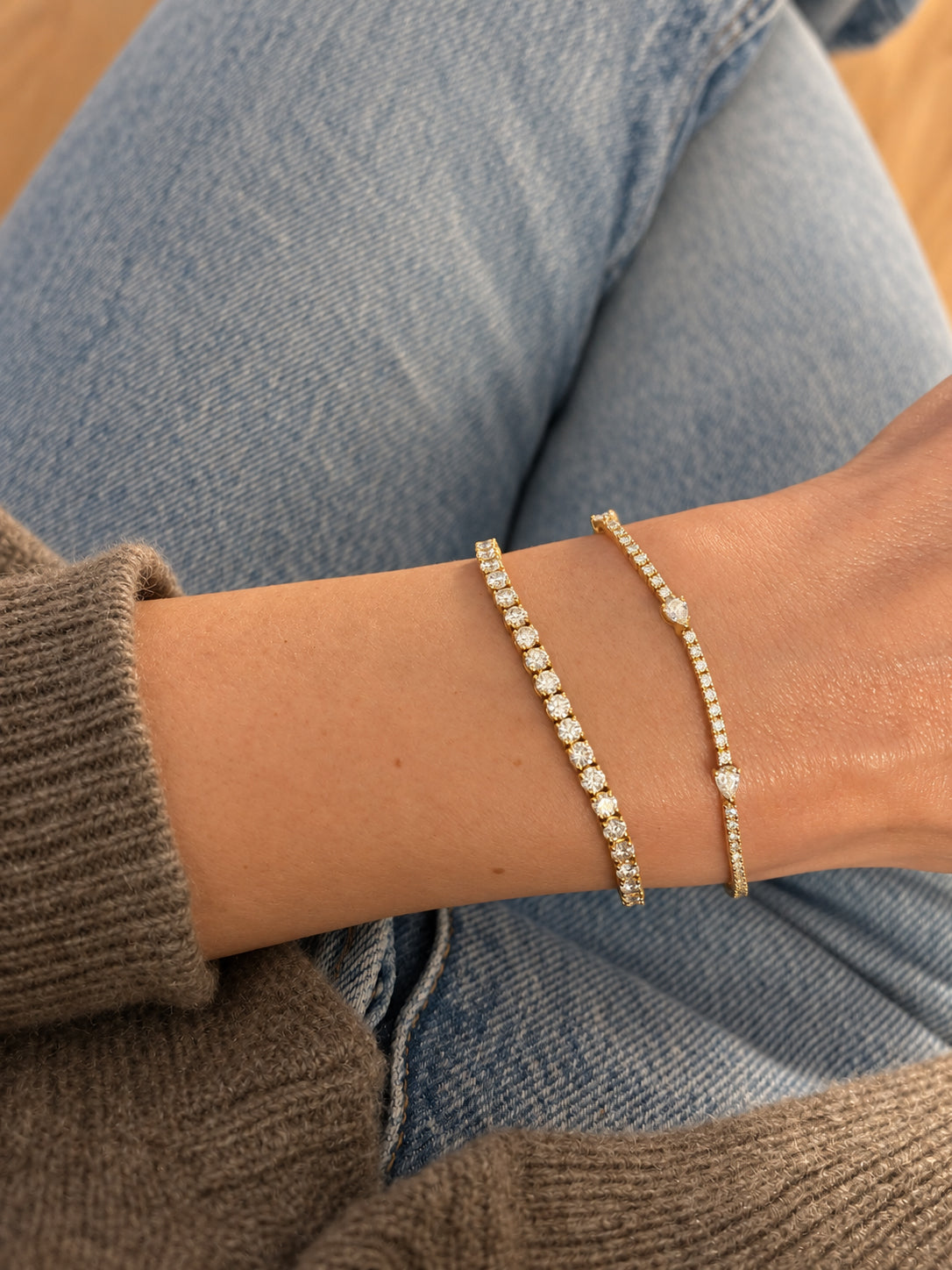 Tennisarmbånd med dråbeslebne diamanter
