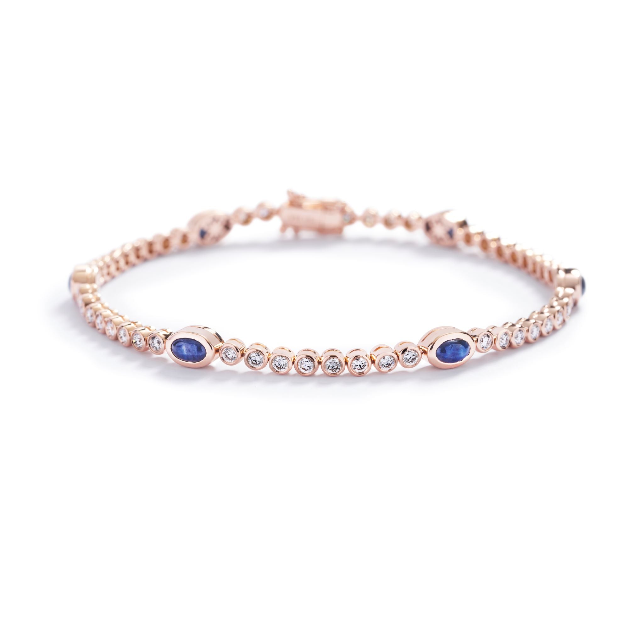 Armbånd i rosaguld med 2,23 ct. Grønlandske Safirer og brillanter