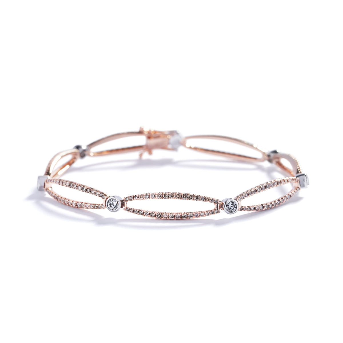 Armbånd med 0,57 ct. diamanter og champagnefarvede brillanter