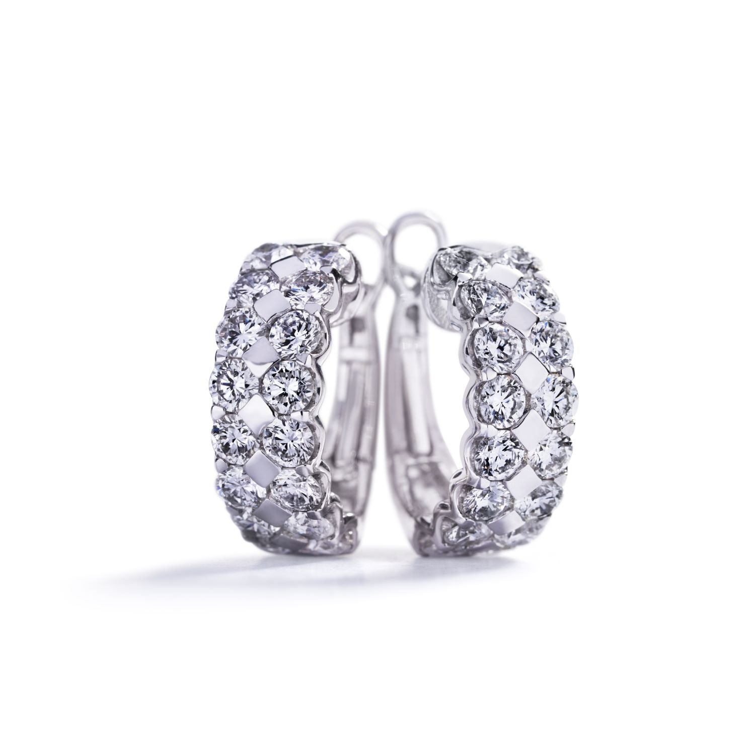 Creoler i 18 kt. hvidguld med 2,00 ct. brillanter