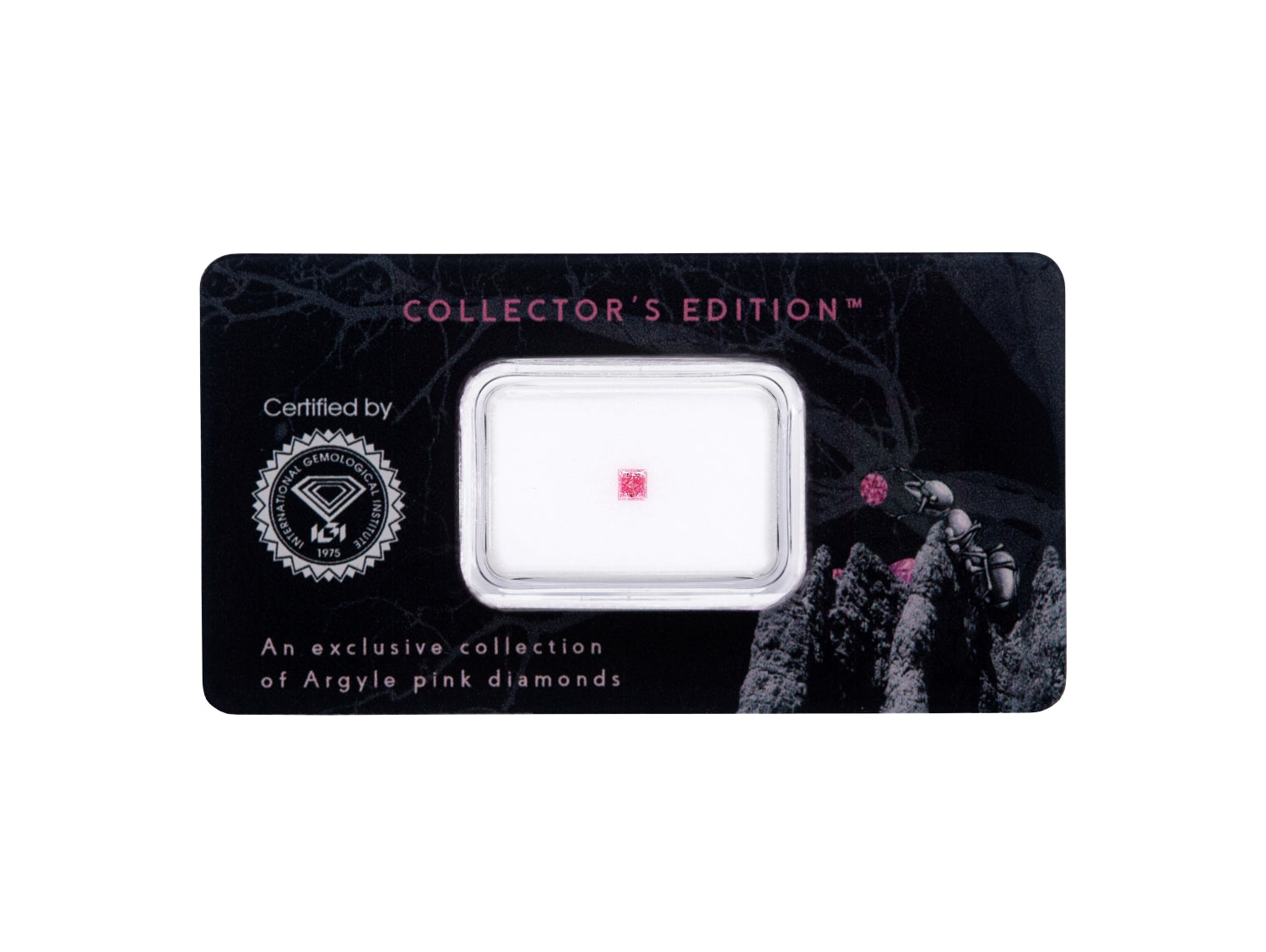"Argyle Pink Collector's Edition" - udsøgte, håndplukkede Argyle Pink i forsegling med certifikat fra International Gemological Institute.                                                                                                                                                                                    Denne pakke indeholder 1 diamant; Argyle Pink princess cut diamant 0,12 carat Natural Fancy Vivid Purplish Pink/VS1. IGI Collector´s Edition certifikat og GIA certifikat medfølger.