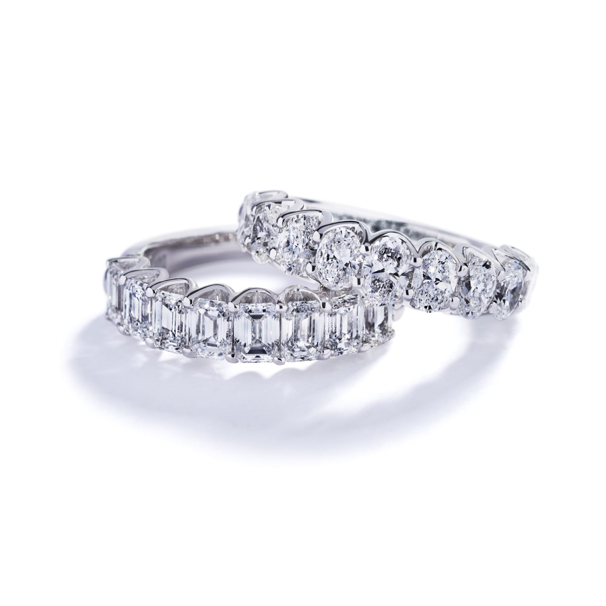 Alliancering med 2,28 ct. ovale diamanter