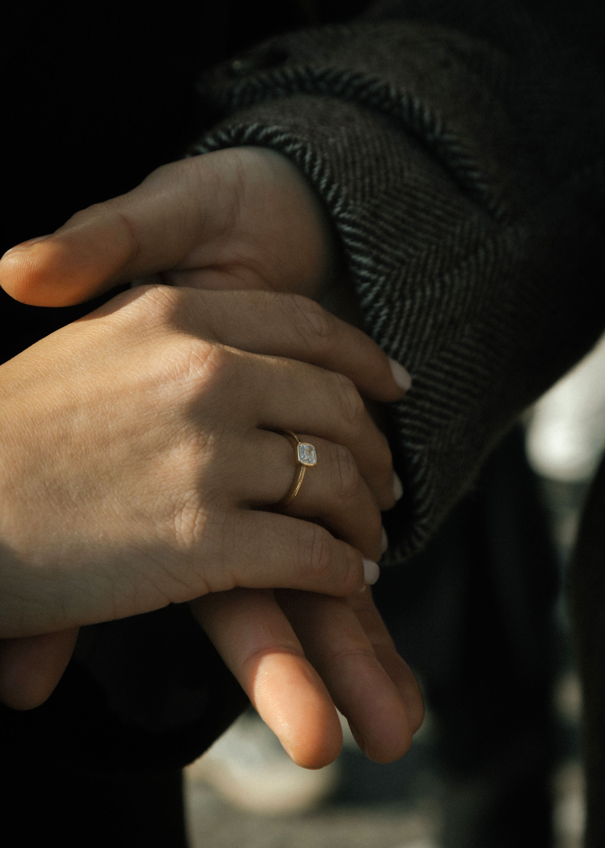 Fancy Love solitairering med 0,30 ct. cushion-cut diamant