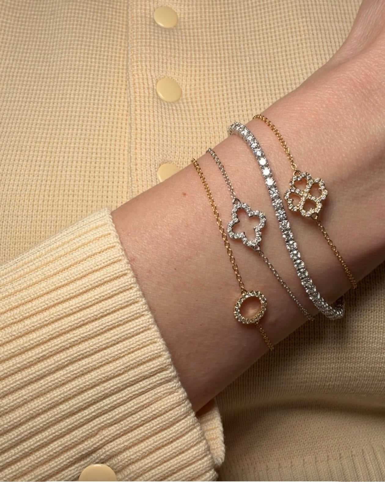 Tennisarmbånd med 3,50 ct. hvide brillanter