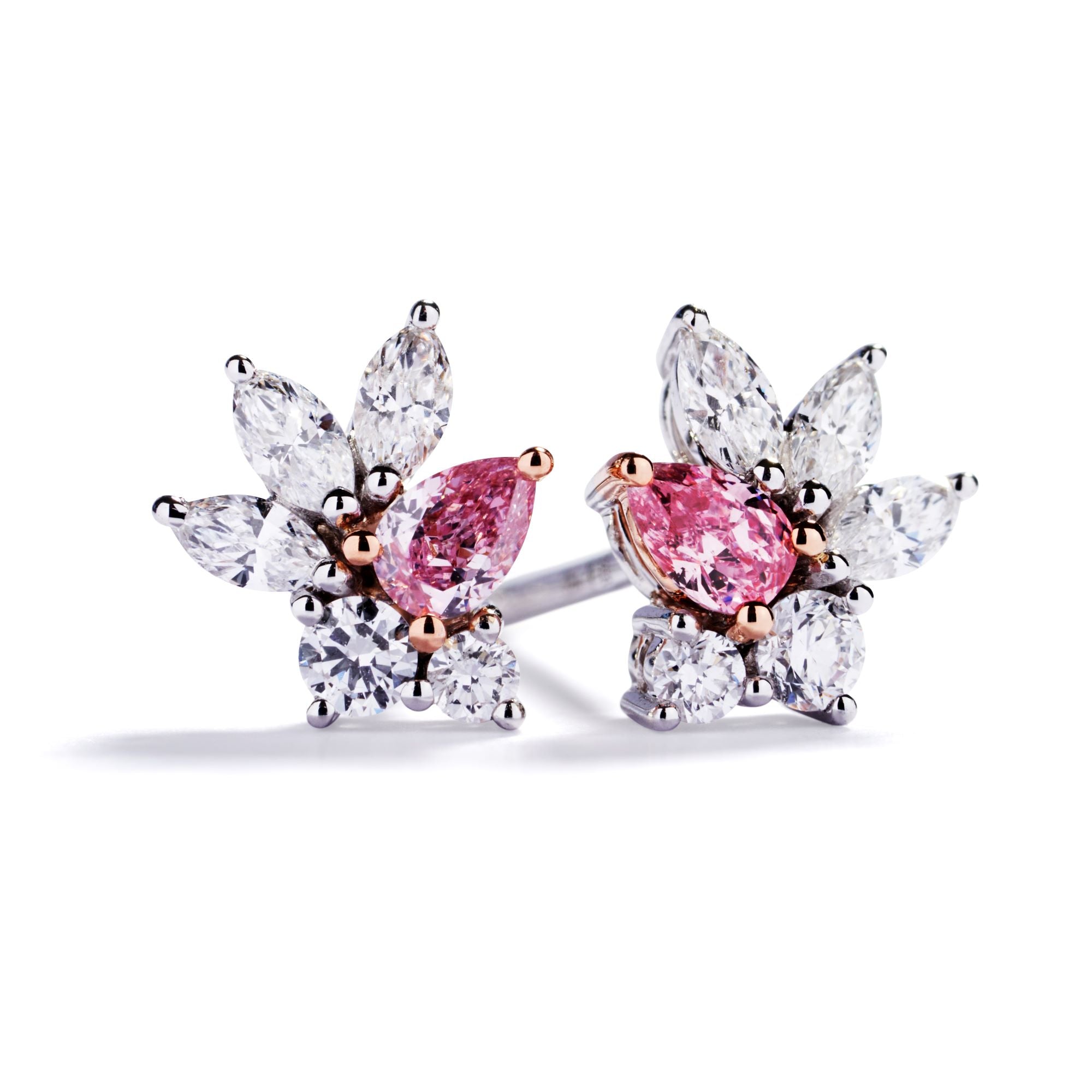 Ørestikker med 0,12 ct. Argyle Pink diamanter og 0,26 ct. hvide diamanter