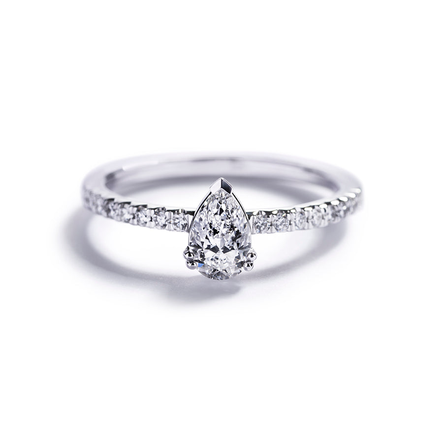 Fancy Love solitairering med 0,50 ct. dråbesleben diamant