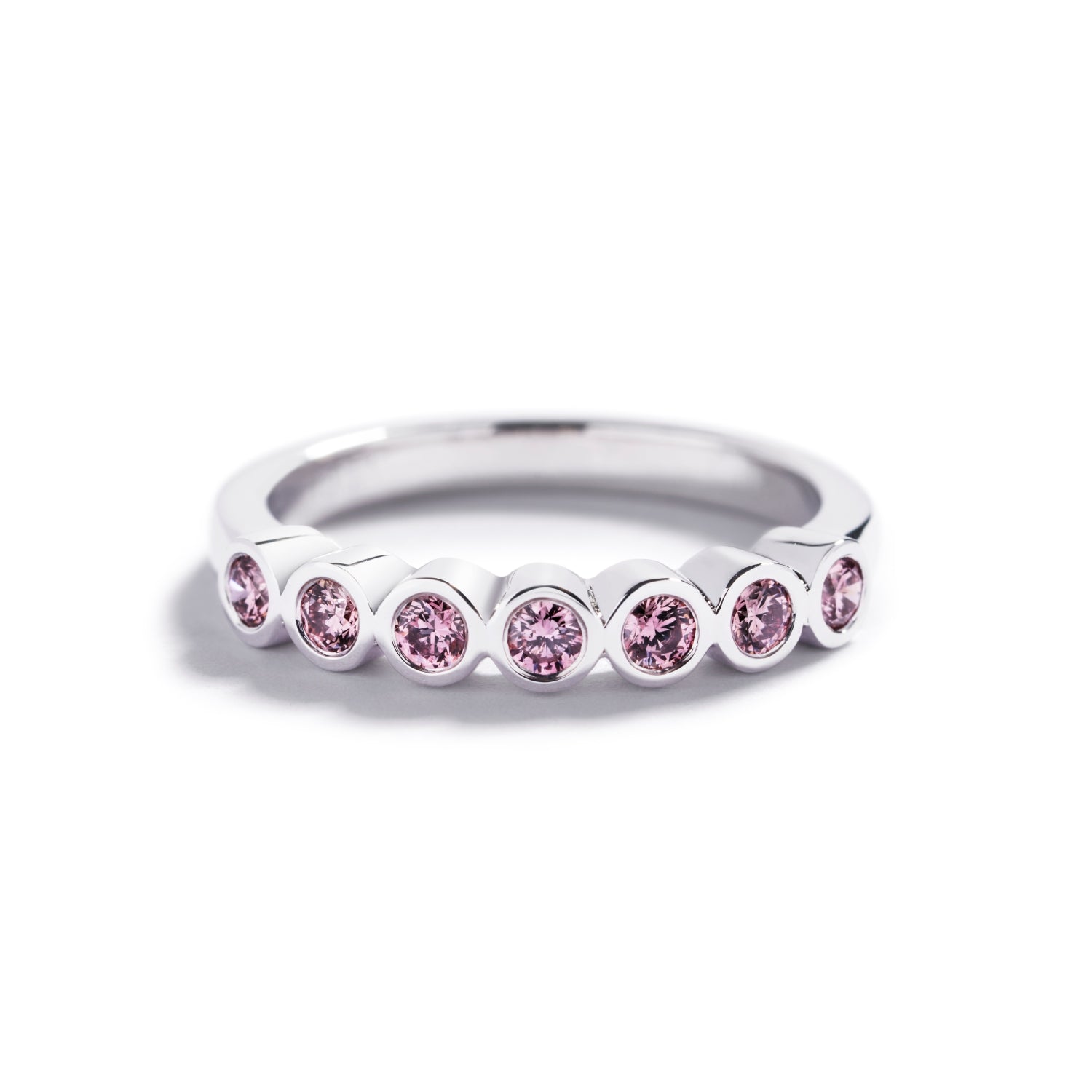 Ring i 18 kt. hvidguld prydet med 4 pink diamanter 4PR, i alt 0,39 ct.