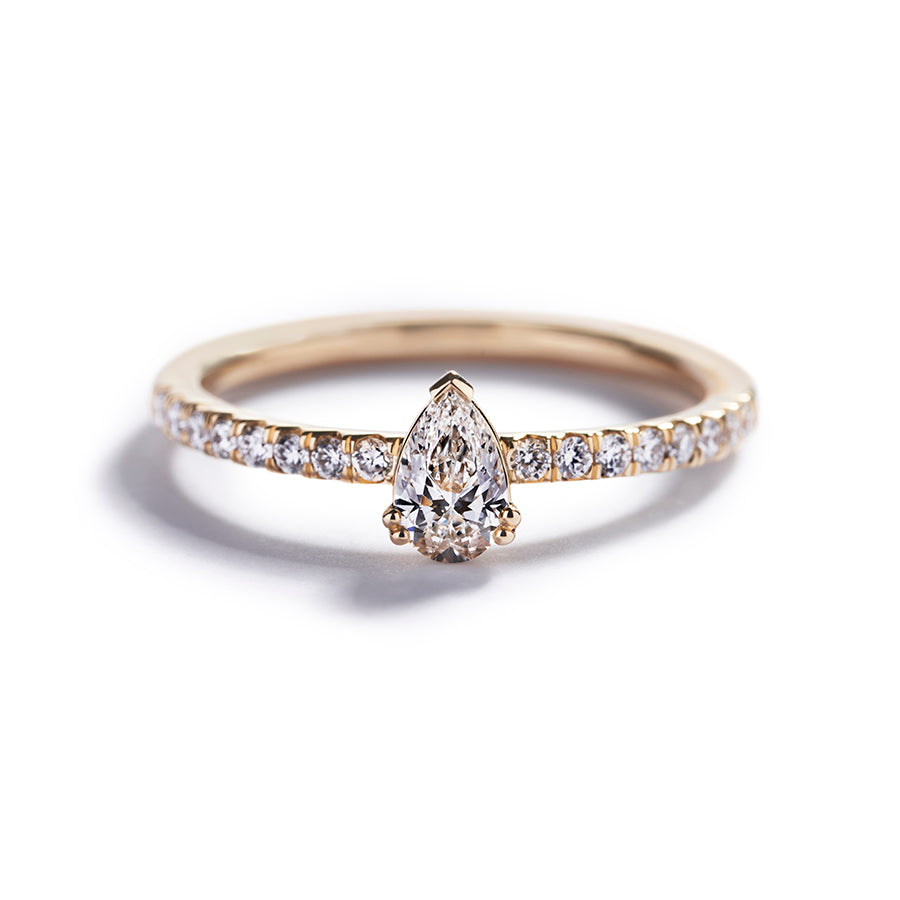 Fancy Love solitairering med 0,70 ct. dråbesleben diamant