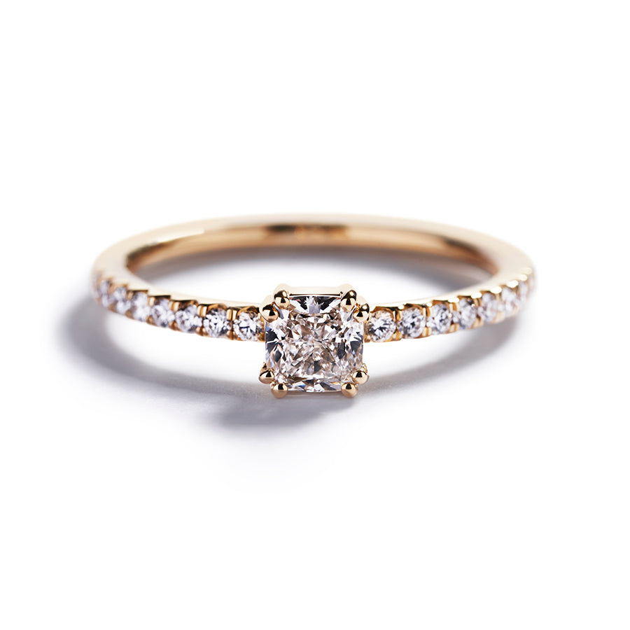 Fancy Love solitairering med 0,70 ct. cushion-cut diamant