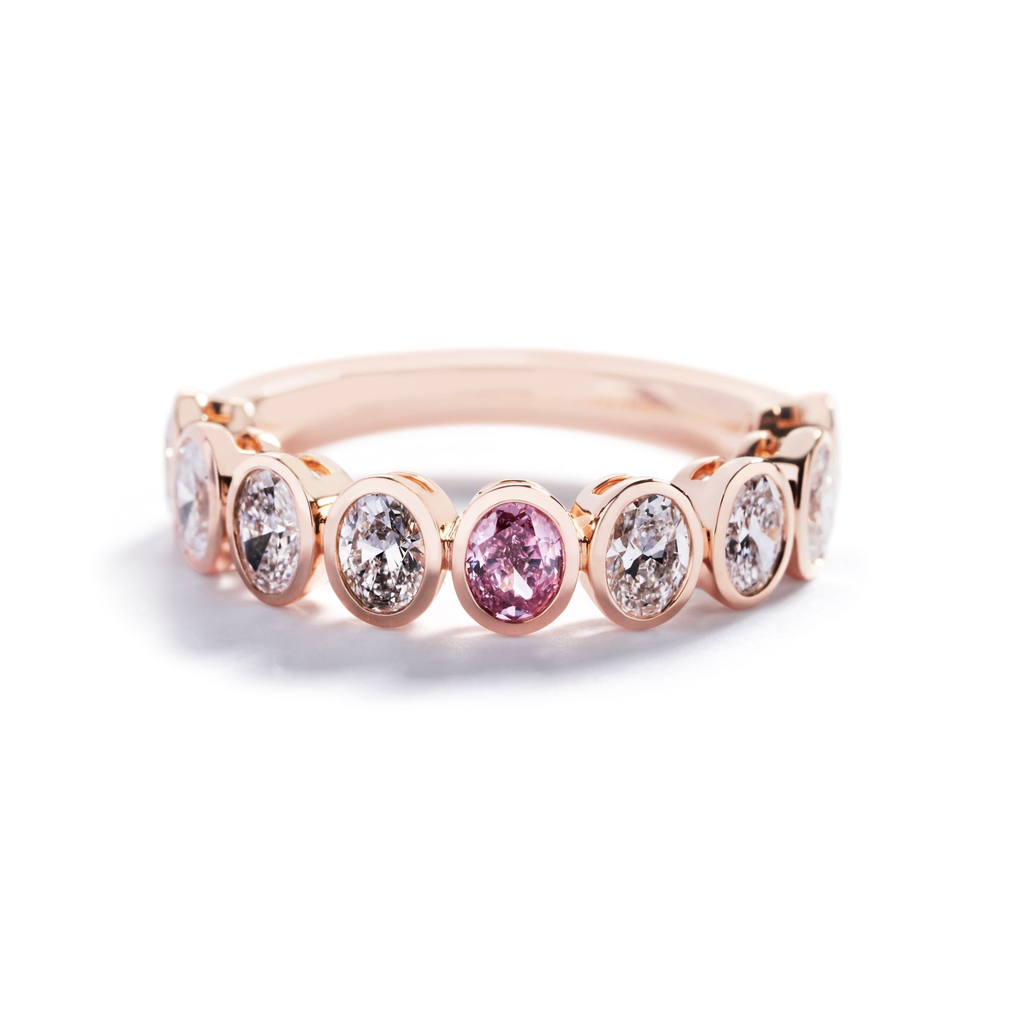 Rækkering i rosaguld med Argyle Pink Diamant