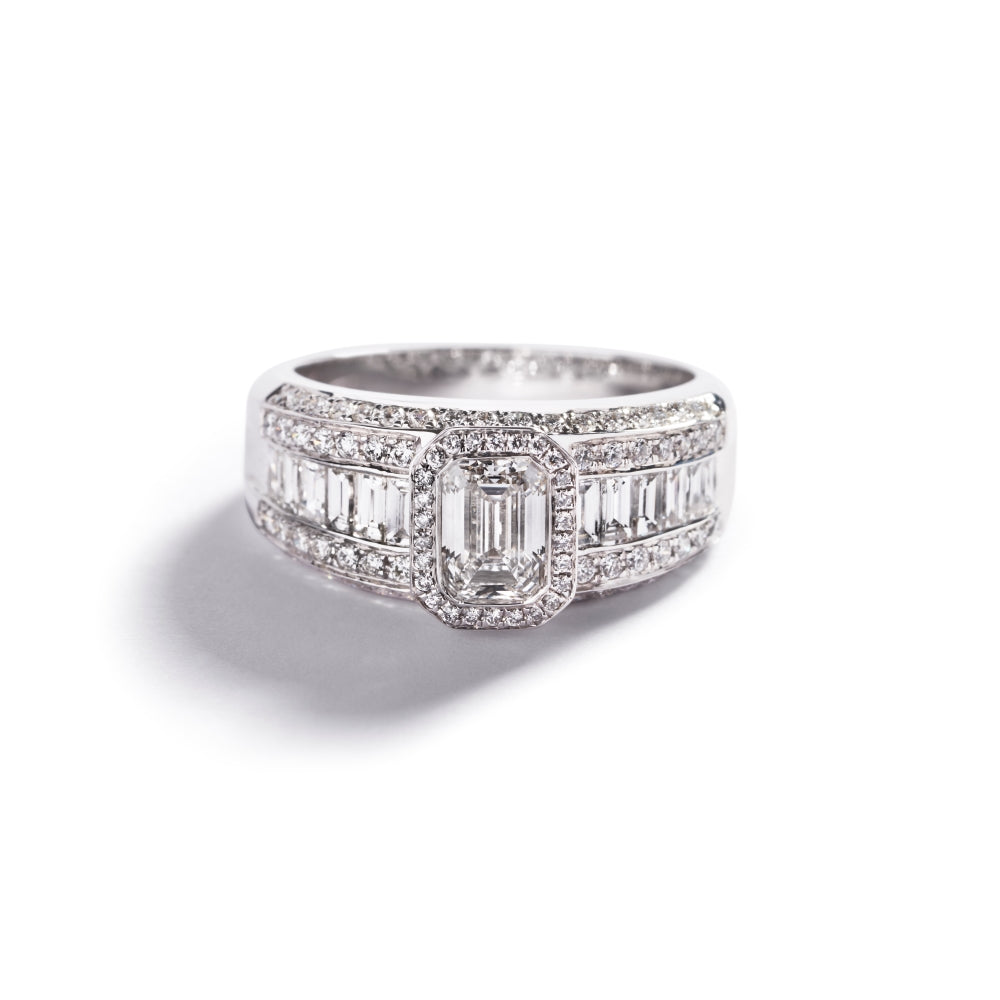 Fancy cut diamantring i 18 kt. hvidguld med 1,75 ct. diamanter