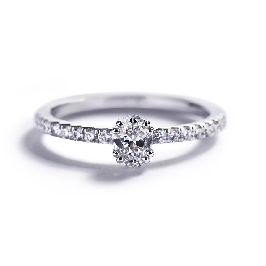 Fancy love solitairering med 0,30 ct. oval diamant