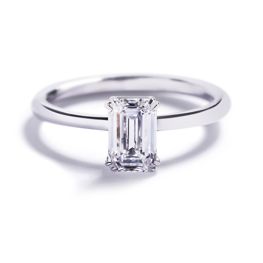Solitairering i 18 kt. hvidguld med 1,22 ct. smaragdslib