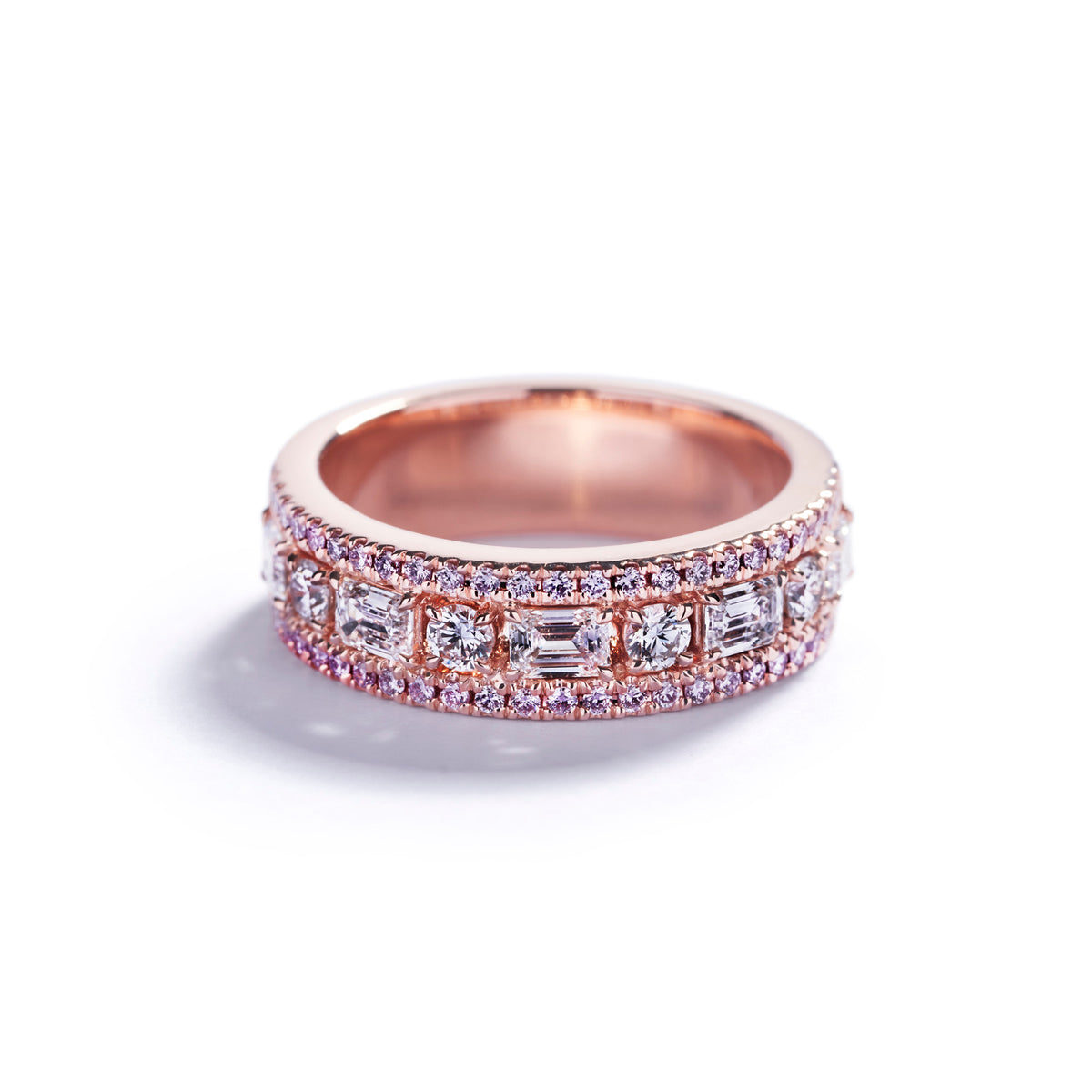Alliancering i 18 kt. rosaguld med 0,28 ct. Argyle Pink diamanter