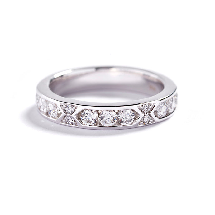 Diamantring i 18 kt. hvidguld med 0,74 ct. diamanter