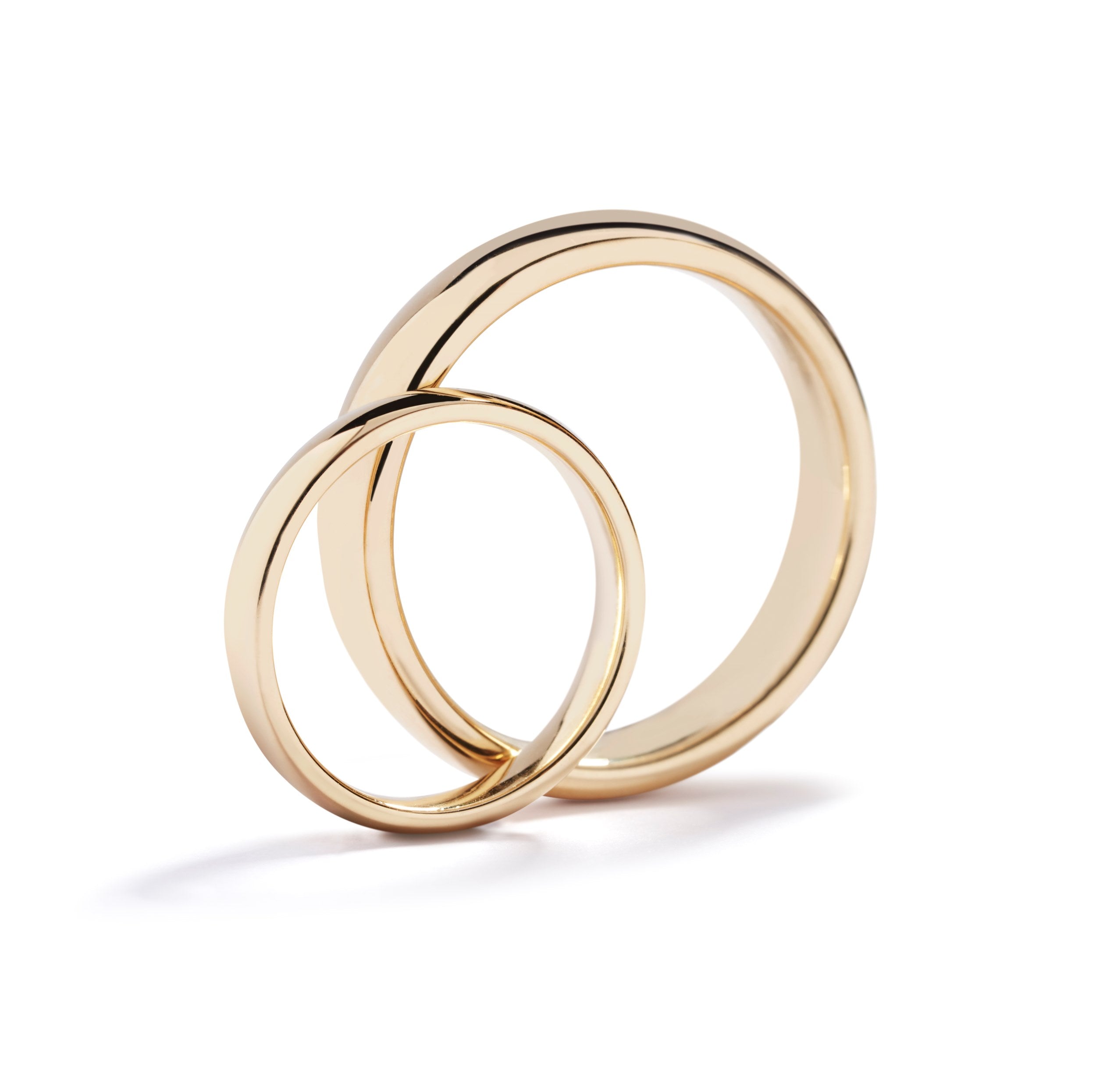 Blankpoleret damering i 18 kt. gulguld 3 mm. Kr. 8.500,- Blankpoleret herrering i 18 kt. gulguld 4 mm. Kr. 12.500,- Pris er for sættet.