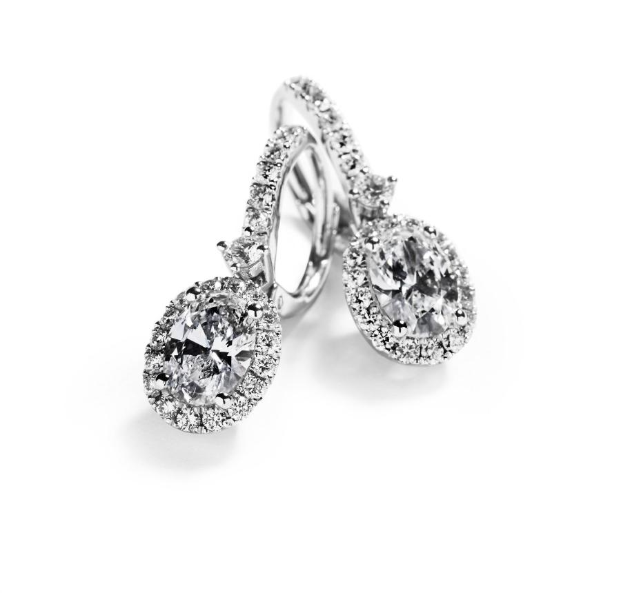 Diamant øreringe med ovalslebne diamanter
