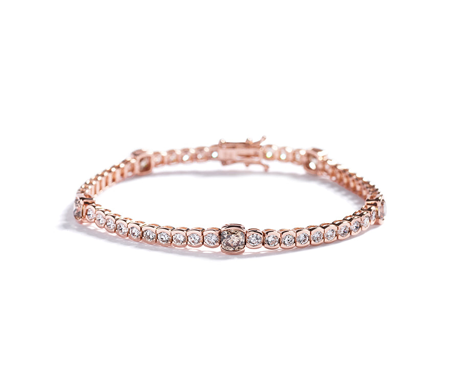 Diamantarmbånd i 18 kt. rosaguld fra Hartmann's med 2,54 ct. Argyle Champagne diamanter