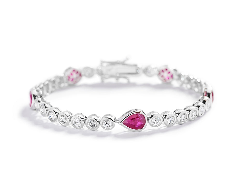 Rubin armbånd med 3,63 ct. Grønlandske Rubiner og 3,11 ct. brillanter