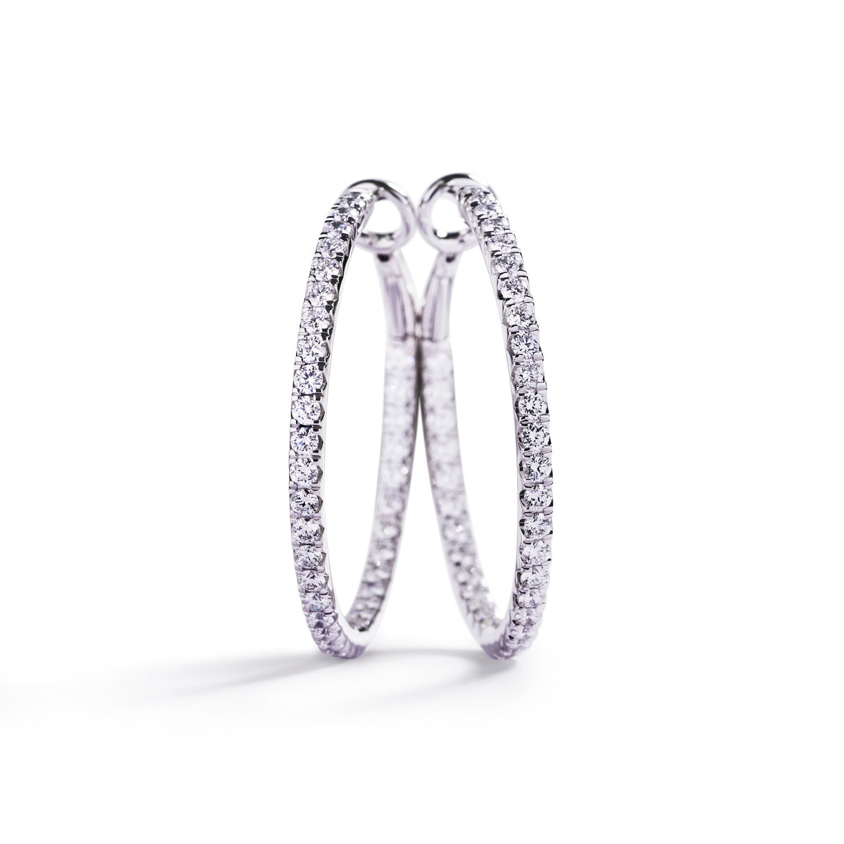 Copenhagen Classic diamant creoler fra Hartmann's i 18 kt. hvidguld med 1,45 ct. brillanter