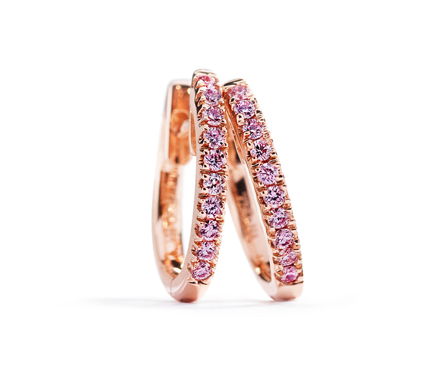 Diamantcreoler med Argyle Pink diamanter fra Hartmanns