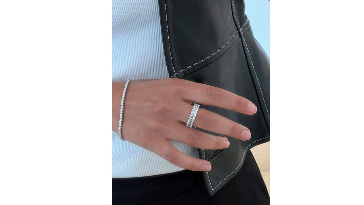 Vielsesring med 2,11 ct. smaragdslebne diamanter