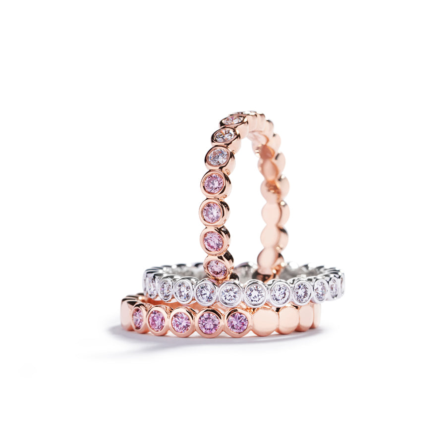 Alliancering i hvidguld med 0,36 ct. brillanter