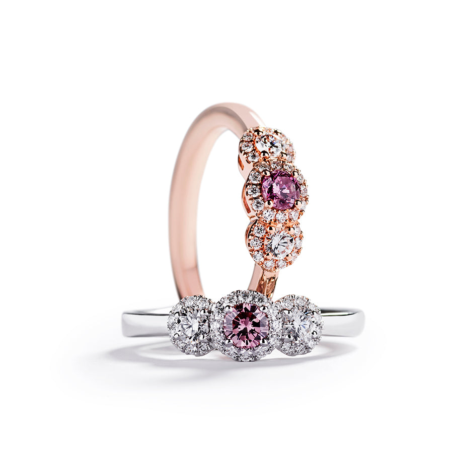 3-stens rosetring i 18 kt. rosaguld med 0,18 ct. Argyle Pink brillant