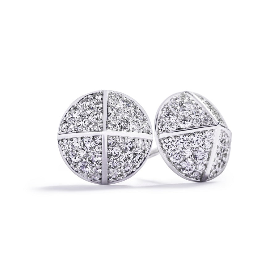 Signatur ørestikker i 18 kt. hvidguld prydet med 88 Top Wesselton/VVS-VS brillanter, i alt 0,92 ct.
