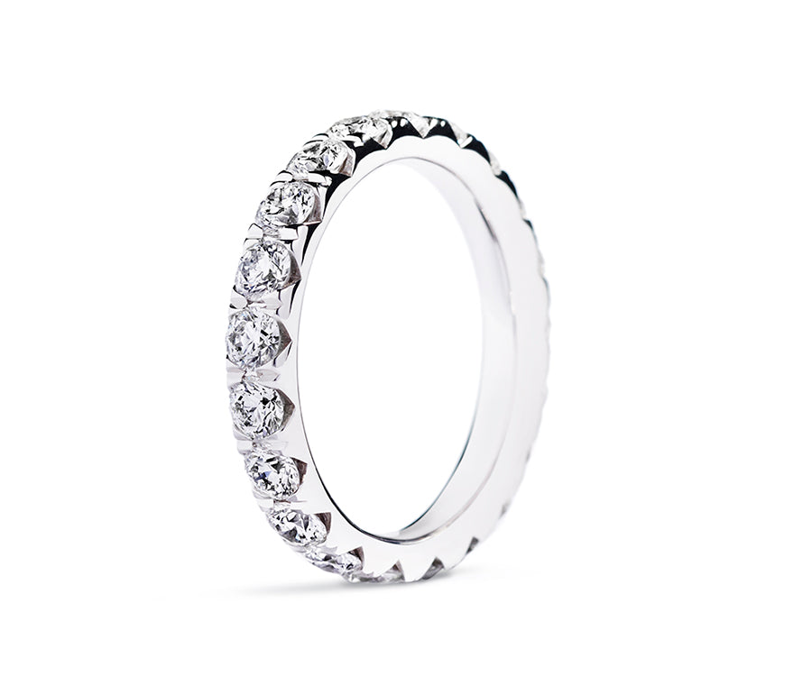 Alliancering i 18 karat hvidguld med brillanter 2,99 ct.