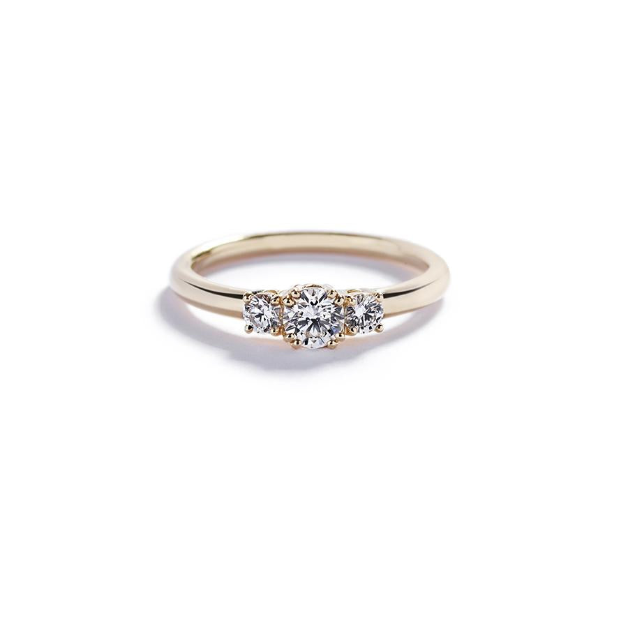 "Copenhagen Love" 3-stens ring i 18 kt. gulguld med 0,30 ct. brillant
