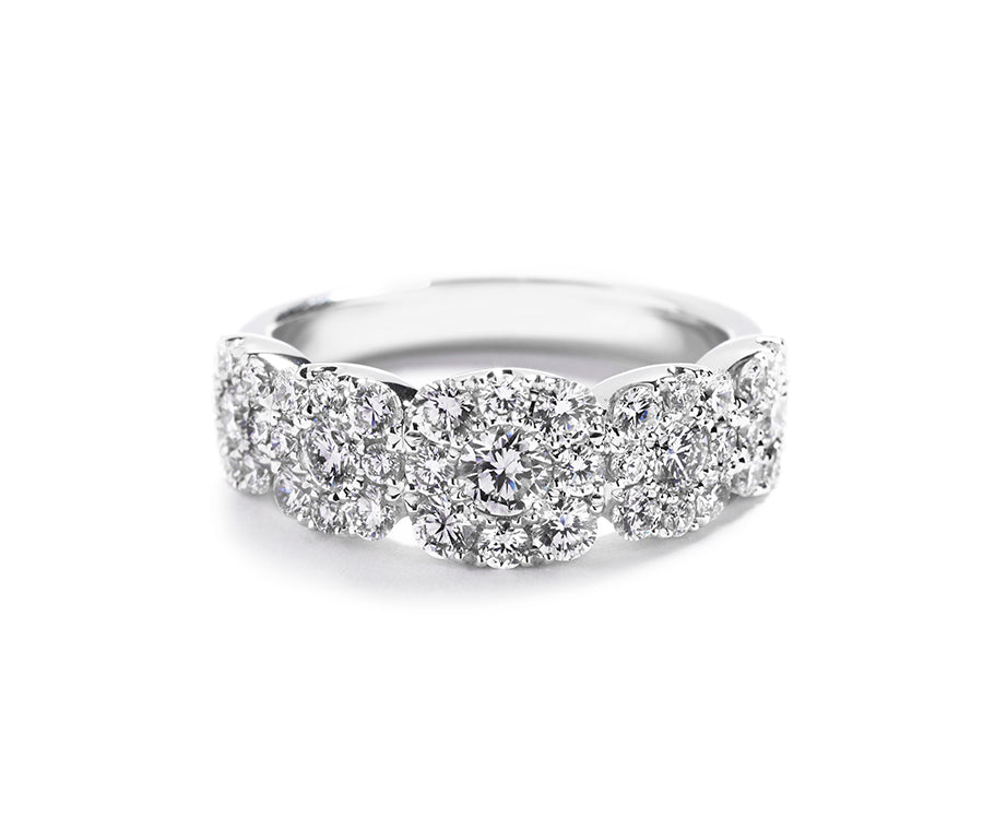 Diamantring i 18 karat hvidguld med hvide brillanter