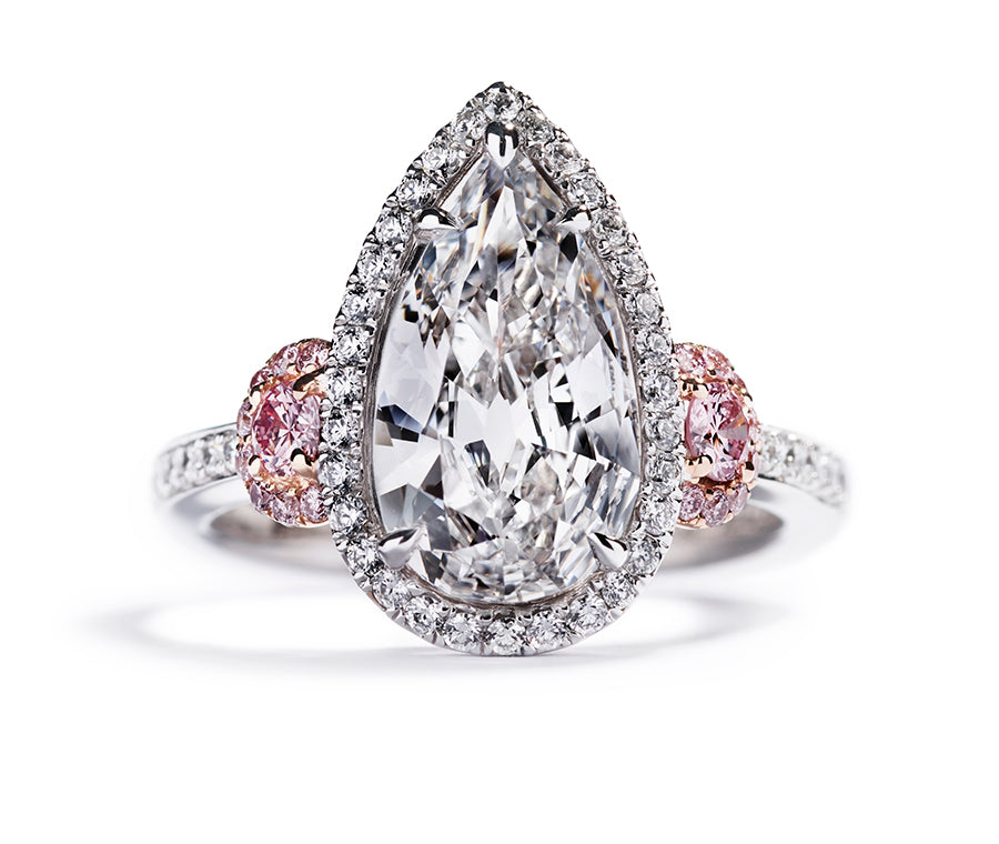 Dråbeformet diamantring med pink diamanter