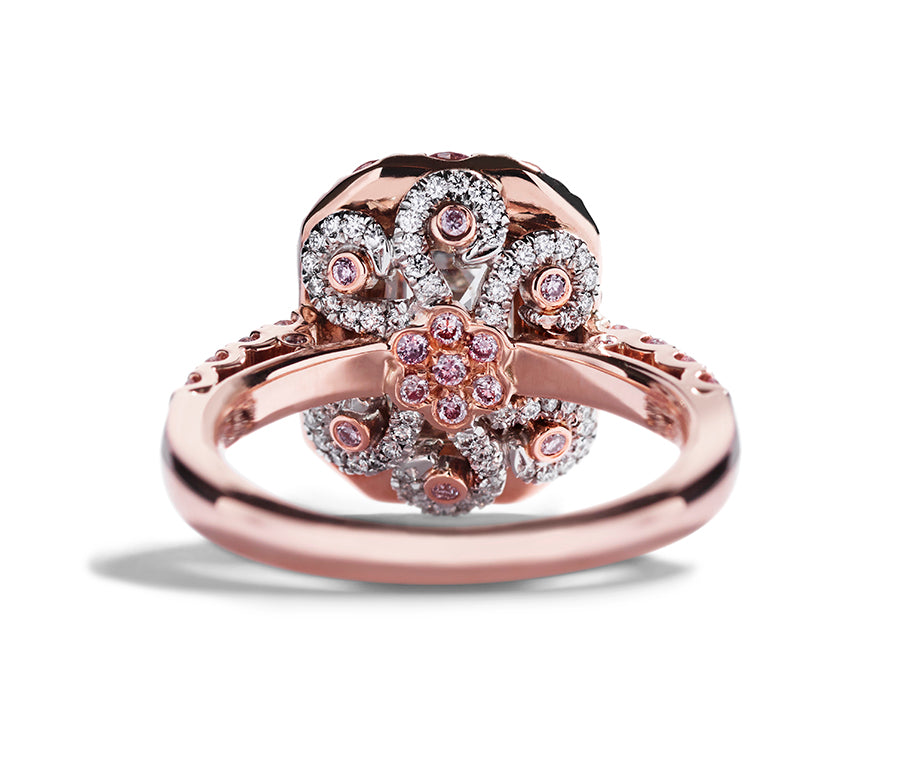 Pink Octopus ring med 2, 70 ct. smaragdsleben diamant og Argyle Pink brillanter