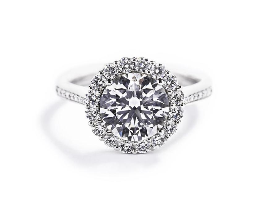 Rosetring med diamant og brillanter på ringskinnen
