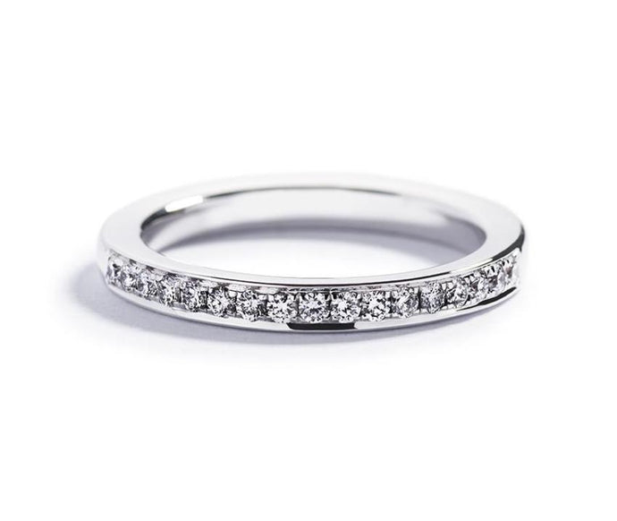 Alliancering med 0,58 ct. brillanter