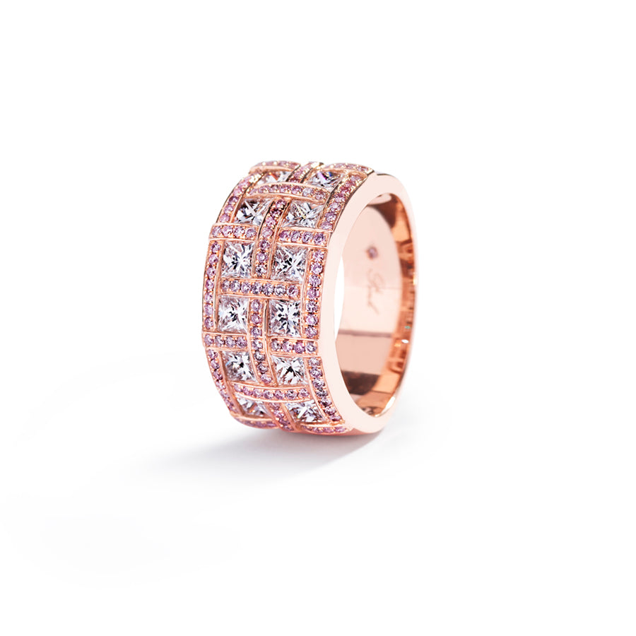 Diamantring med 0,42 ct. Argyle Pink brillanter og princess-cut diamanter