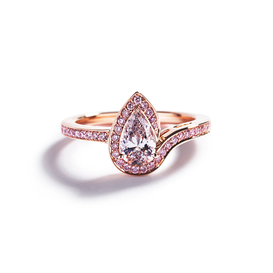 Rosetring med 0,72 ct. dråbesleben diamant og 0,23 ct. Argyle Pink diamanter