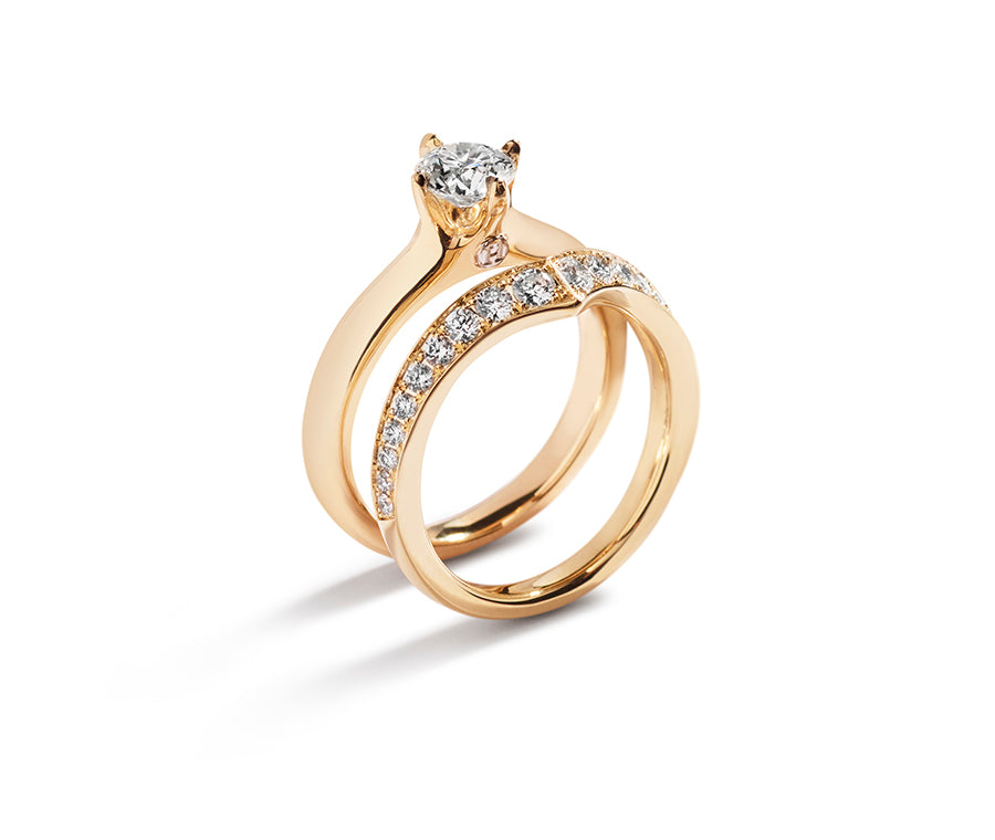 Signatur Wavering i 18 kt. guldguld med 0,77 ct. brillanter