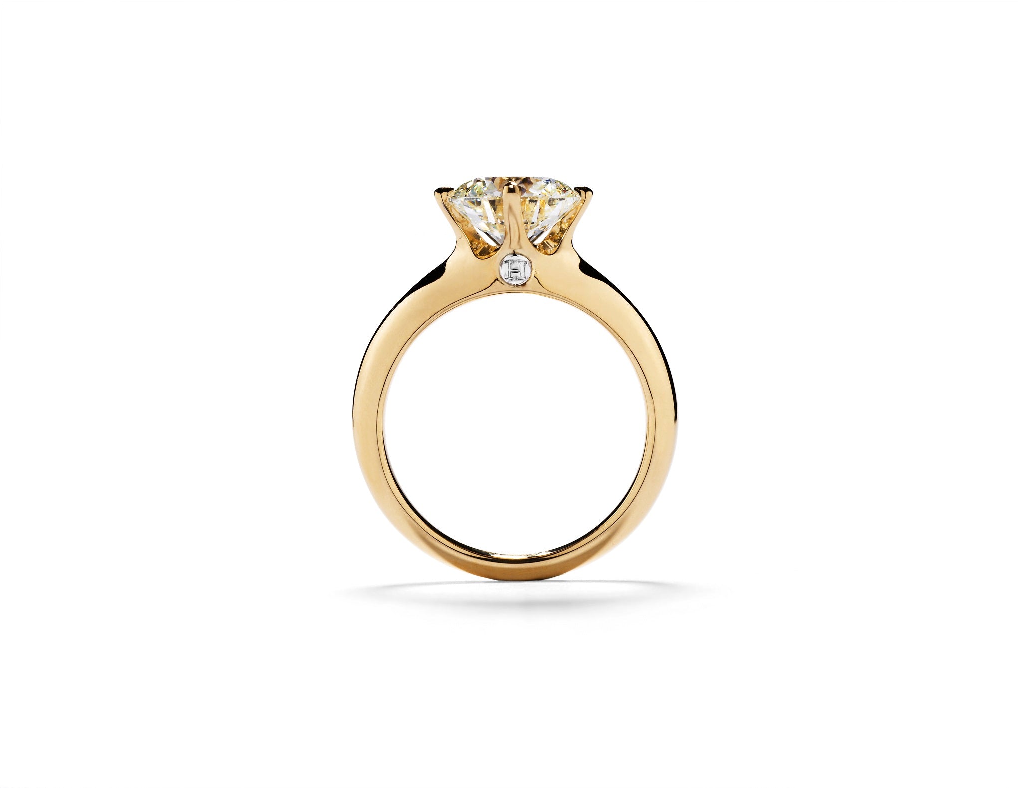 Solitairering i 18 karat guld med brillant